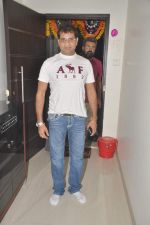 at Manoj Tiwari_s house warming party in Andheri, Mumbai on 23rd July 2012 (66).JPG